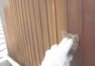 1.金属部分の錆などを落とすケレン