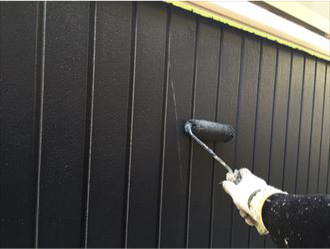 グレイッシュブルー色のALC外壁の上塗り