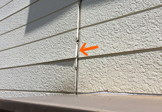 浮きや反りが発生した窯業系サイディング